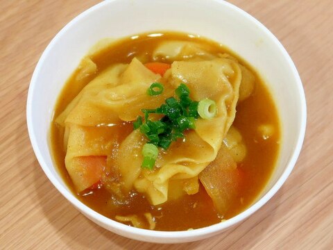 肉じゃがと餃子の皮でカレーうどん風☆余り物一掃